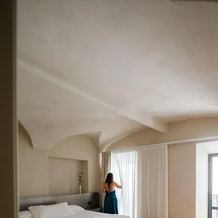 C10 Boutique Hotel